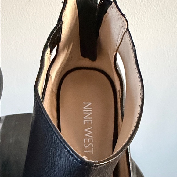 Nine West- Elegant Black Women's Open-Toe Black Leather Bootie Heels Size 6.5 - Picture 2 of 6